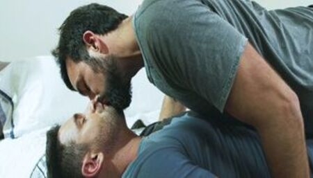 Stepbrothers have torrid sex scene in bed