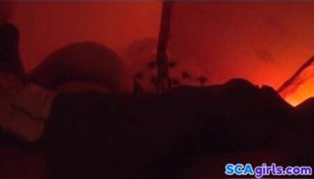 Mjuk analsex gör fortfarande ont i hennes rumpa