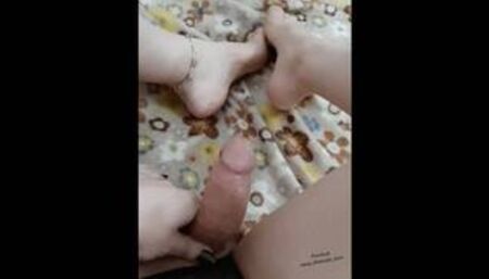 Horny ladyboy,shemale sits on sofa and masturbatesکیر شیمیل و ترنس ایرانی، داف ایرانی،سکسی