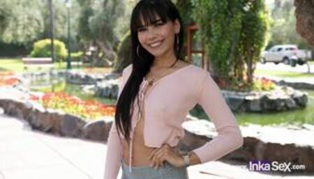 Petite venezolana es captada por joven peruano de verga grande