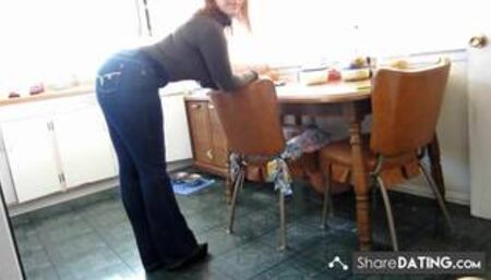 MILF WIDE HIPS ASS THIGHS