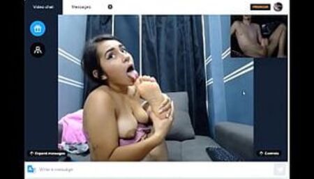 webcam girl play with me