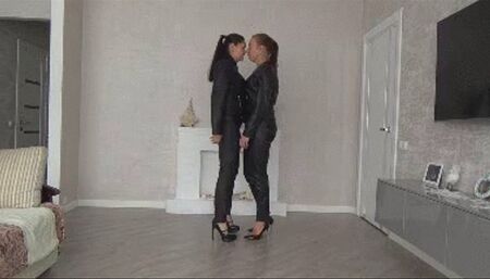 KISSING CONTEST (lm)