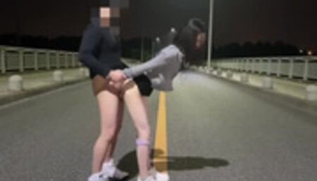 【3Ｐ青姦】従順なオナペットのこなつを橋の上で好きにできる最高の遊びＷＷ