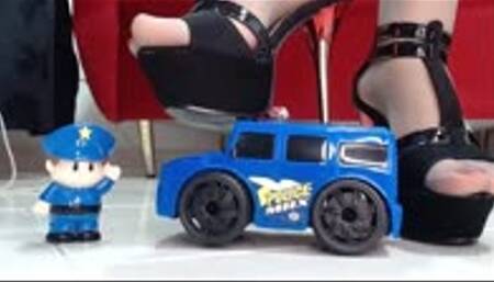 crushing police office in new wooden sandals and extrem heels