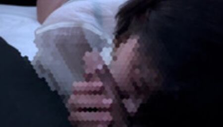 純粋そうな彼女が「においに興奮する…」エロチ〇ポをクンクンしながらフェラ　口内射精