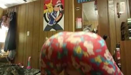 Shaking my fat little mermaid ass for you