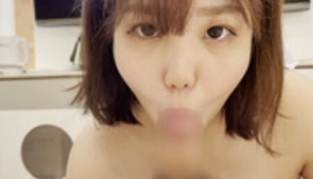 Gカップ美乳を持つカフェ店員の丸吞みスローフェラ＆パイズリ→大量顔射②。G-cup café clerk's blowjob and paizuri → facial ejaculation (2)