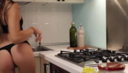 Italian amateur cooks pasta alla carbonara, then masturbates on kitchen countertop - ITA SUB ENG