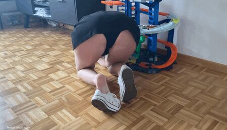 BABYSITTER CLEANS THE HOUSE BUT NANNY CAM IS ON - MP4 Mobile Version