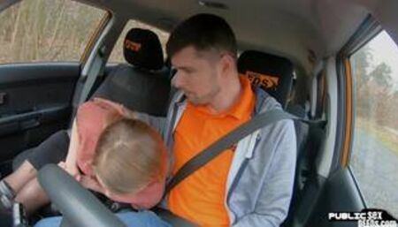 Reality babe in sexy lingerie fucked outdoor in car