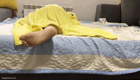 SMALL FEET NAPPING AND NICKY’S HOT ASS - MP4 Mobile Version