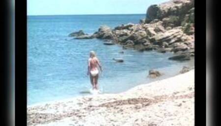 Lydia Cornell: Sexy Topless Girl