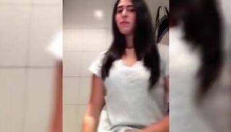 mi novia    desnudandose  para  mi