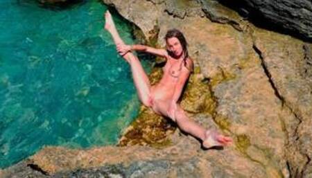 TRAVEL NUDE - Pettite nudist girl staged a sexy show Outdoor Mallorca