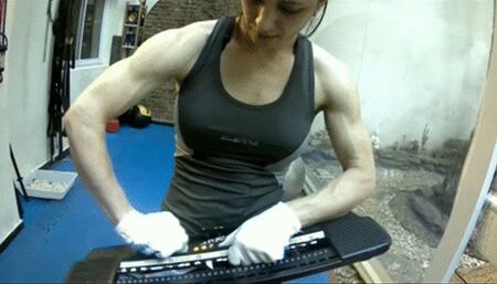 Musical keyboard destroyed by Mora MP4 4K CAMERA 1