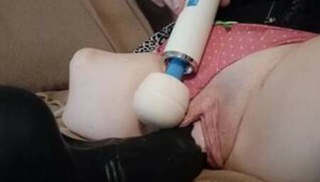 Amputee with horse cock dildo