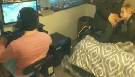 I got a Straightjacket bj while my friend plays league