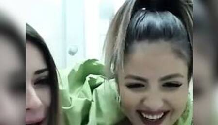 AnabellaEtthan and IsabellaEtthan plays and showers on cam