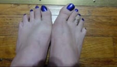 Toe Wiggling with Toe Ring and Purple Toenails MP4 1080 Silent clip