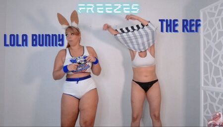 Lola Freezes The Ref