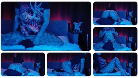 Crazy horror fan girl with a gorgeous body and awesome ass bouncing on a pillow