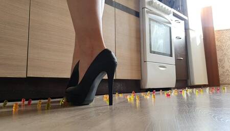 Unaware Giantess Cleaning Kitchen in Platform Heels WMV