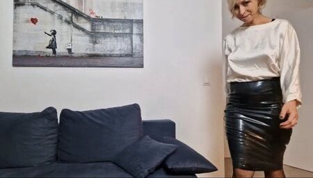 Inflatable dildo in my muff again - medium resolution