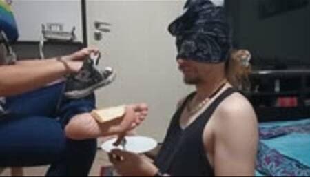 Slave eating bread that has been in my shoes with sweaty feet all day