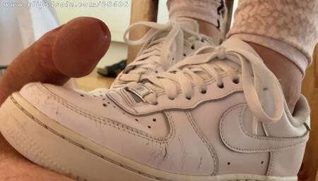 A Shoejob under the Table with Nike Air - Multicut - HDD