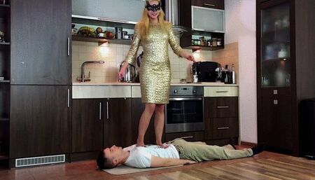 Kateryna The Gold Lady - Bare Feet - HD 1920x1080