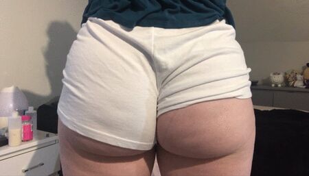 Bimbos Uncontrollably Phat Ass