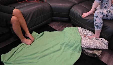 Dylan gives a great footjob while Rhea makes me smell her feet (4k)