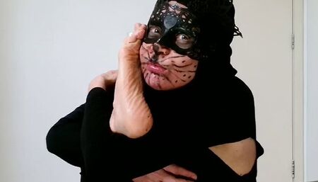CatWoman licking armpits bare soles toes and feet