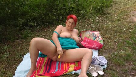 Annadevot - Self-satisfied at the bathing lake