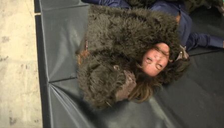 DETECTIVE HOLLYWOOD vs BIG FOOT'S SISTER  pt 2 wmv HD