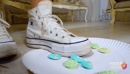 I'll crush you and your friends under my chucks ( Crushing & Giantess Fetish with Miss Maria J ) - 4K UHD MP4