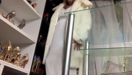 Furs so many furs, help Mistress pick one out to wear