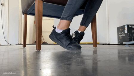 KIRA GOT FUNGUS FROM CHLOE AFTER WEARING BORROWED SHOES - MOV HD