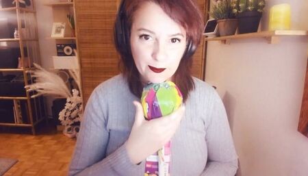 Hot milf fucking her pussy with a lollipop