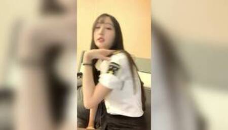 极品女神，蜂腰翘臀尤物每天发嗲，今天女警制服