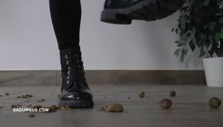 Dyanna crush nuts! wmv