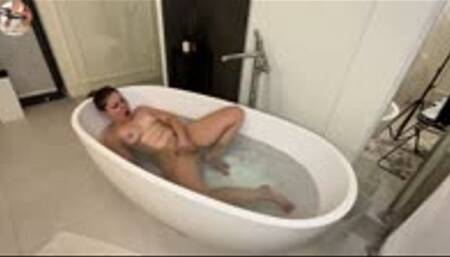 I played with my pussy in the bath!