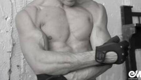 Naked male bodybuilder shows his huge big cock after hard workout