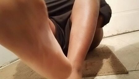 POV tiny human worshiping giantess MX sweaty dirty feet