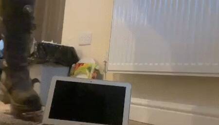 Mac book air stomp after full day at download festival