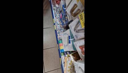 Choosing balloons with you 4K