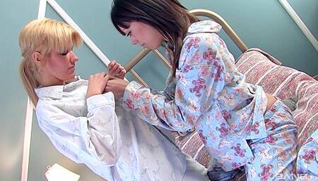 Dolly Princess And Kimberly Love Lesbian Sex In The Morning p1