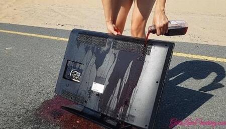 Anastasija 54 - TV under High Heels and Sneakers