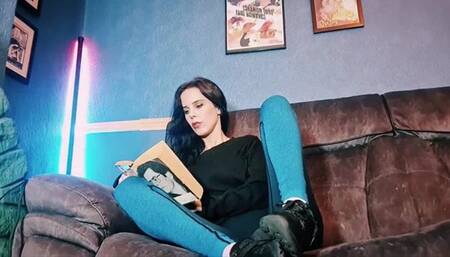 POV: READING AND IGNORING YOU